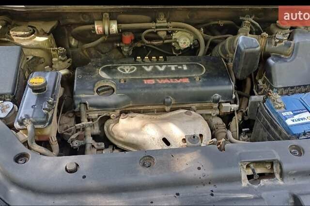 Бежевый Тойота РАВ 4, объемом двигателя 2 л и пробегом 250 тыс. км за 10700 $, фото 6 на Automoto.ua