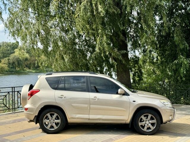 Бежевий Тойота РАВ 4, об'ємом двигуна 2 л та пробігом 233 тис. км за 8900 $, фото 5 на Automoto.ua