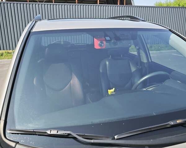 Бежевый Тойота РАВ 4, объемом двигателя 2 л и пробегом 240 тыс. км за 11799 $, фото 32 на Automoto.ua