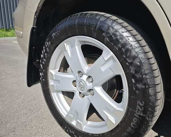 Бежевый Тойота РАВ 4, объемом двигателя 2 л и пробегом 240 тыс. км за 11799 $, фото 22 на Automoto.ua