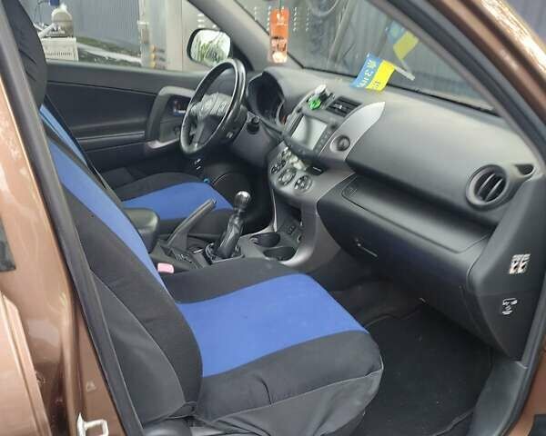 Бежевый Тойота РАВ 4, объемом двигателя 0 л и пробегом 197 тыс. км за 10000 $, фото 25 на Automoto.ua