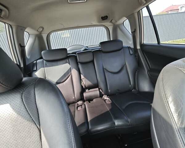 Бежевый Тойота РАВ 4, объемом двигателя 2 л и пробегом 240 тыс. км за 11799 $, фото 49 на Automoto.ua