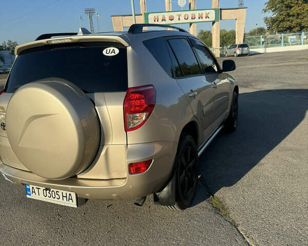 Бежевый Тойота РАВ 4, объемом двигателя 2 л и пробегом 249 тыс. км за 9500 $, фото 11 на Automoto.ua