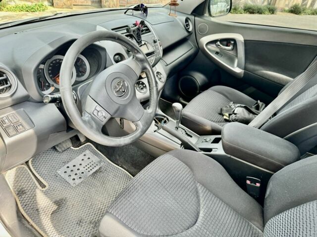 Бежевий Тойота РАВ 4, об'ємом двигуна 2 л та пробігом 233 тис. км за 8900 $, фото 16 на Automoto.ua