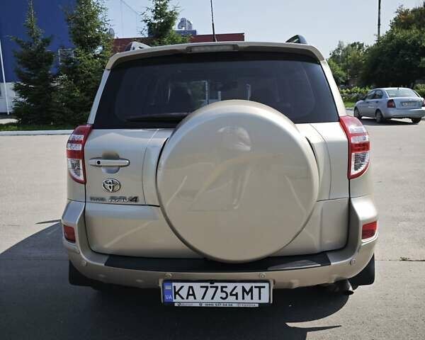 Бежевый Тойота РАВ 4, объемом двигателя 2 л и пробегом 240 тыс. км за 11799 $, фото 16 на Automoto.ua