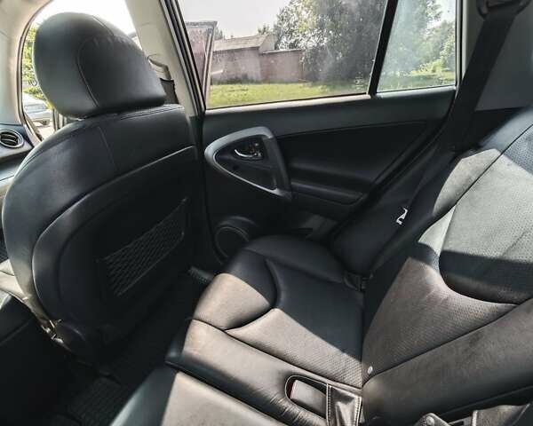 Бежевый Тойота РАВ 4, объемом двигателя 2 л и пробегом 240 тыс. км за 11799 $, фото 56 на Automoto.ua