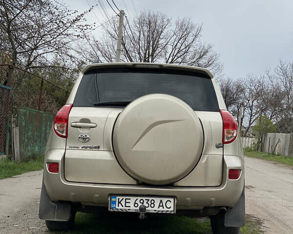 Тойота РАВ 4 2007 в Апостолове на Automoto.ua Бежевый Тойота РАВ 4, объемом двигателя 2.2 л и пробегом 192 тыс. км за 9000 $, фото 2 на Automoto.ua