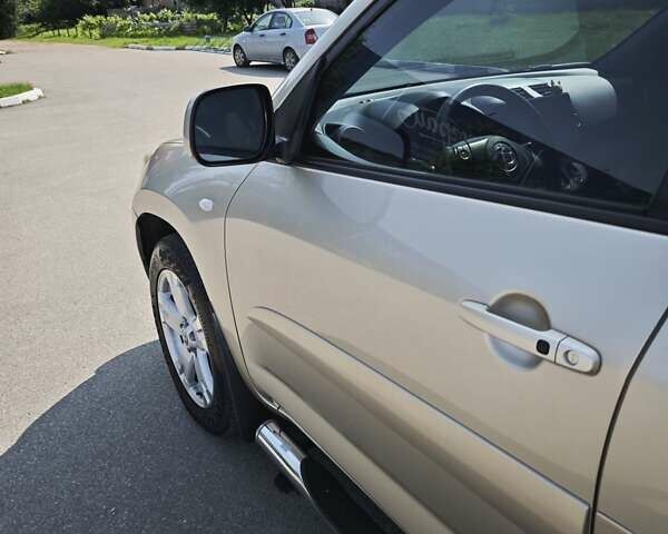 Бежевый Тойота РАВ 4, объемом двигателя 2 л и пробегом 240 тыс. км за 11799 $, фото 27 на Automoto.ua