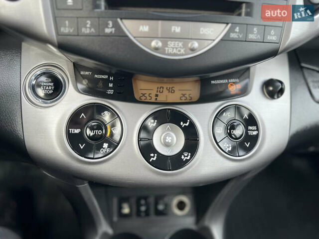 Бежевый Тойота РАВ 4, объемом двигателя 2 л и пробегом 160 тыс. км за 7950 $, фото 46 на Automoto.ua