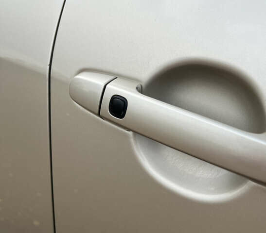 Бежевый Тойота РАВ 4, объемом двигателя 2 л и пробегом 160 тыс. км за 7950 $, фото 19 на Automoto.ua