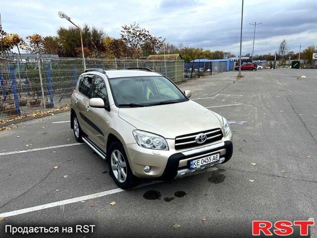Бежевый Тойота РАВ 4, объемом двигателя 2 л и пробегом 170 тыс. км за 11900 $, фото 6 на Automoto.ua