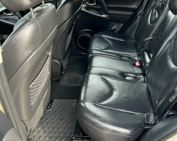 Бежевый Тойота РАВ 4, объемом двигателя 2 л и пробегом 160 тыс. км за 7950 $, фото 26 на Automoto.ua