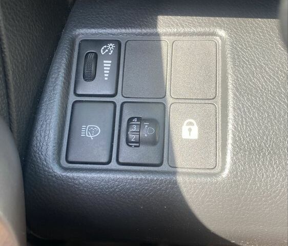 Бежевий Тойота РАВ 4, об'ємом двигуна 2 л та пробігом 130 тис. км за 7200 $, фото 9 на Automoto.ua