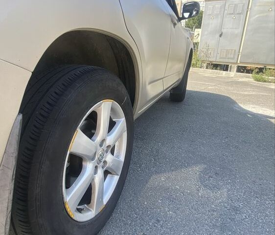 Бежевий Тойота РАВ 4, об'ємом двигуна 2 л та пробігом 130 тис. км за 7200 $, фото 6 на Automoto.ua