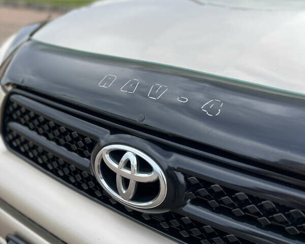 Бежевый Тойота РАВ 4, объемом двигателя 2 л и пробегом 160 тыс. км за 7950 $, фото 15 на Automoto.ua