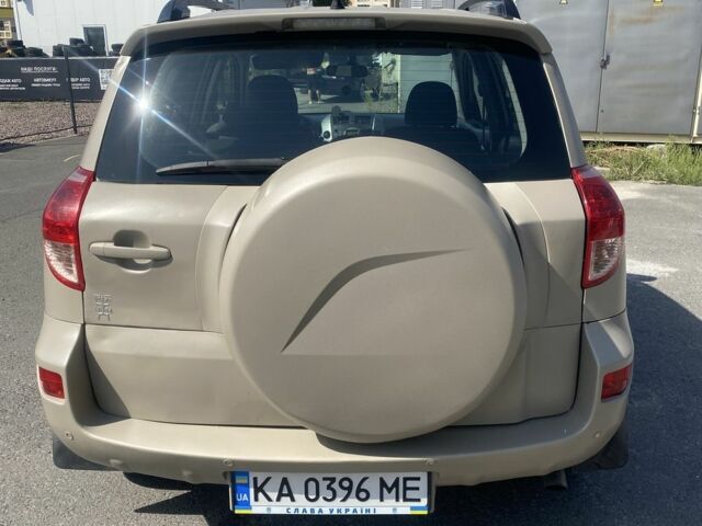 Бежевий Тойота РАВ 4, об'ємом двигуна 2 л та пробігом 130 тис. км за 7200 $, фото 3 на Automoto.ua