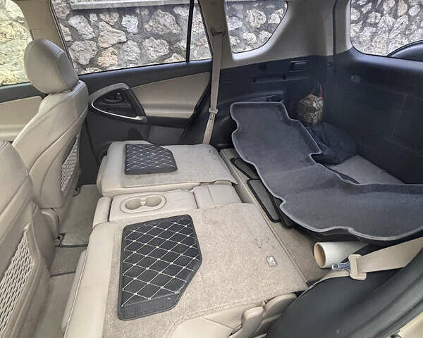 Бежевий Тойота РАВ 4, об'ємом двигуна 2.4 л та пробігом 264 тис. км за 9100 $, фото 6 на Automoto.ua