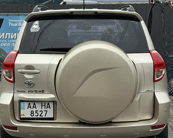 Бежевий Тойота РАВ 4, об'ємом двигуна 2.4 л та пробігом 264 тис. км за 9100 $, фото 1 на Automoto.ua