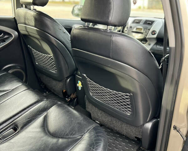 Бежевый Тойота РАВ 4, объемом двигателя 2 л и пробегом 160 тыс. км за 7950 $, фото 36 на Automoto.ua