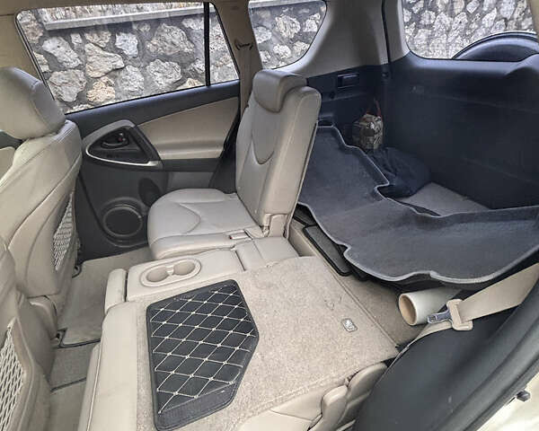 Бежевий Тойота РАВ 4, об'ємом двигуна 2.4 л та пробігом 264 тис. км за 9100 $, фото 5 на Automoto.ua