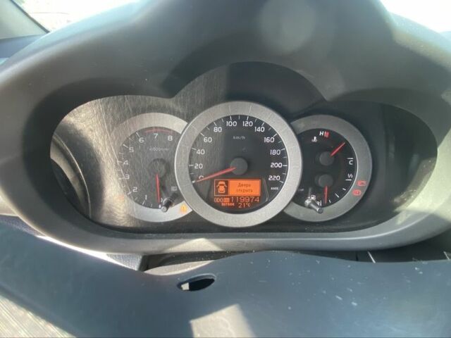 Бежевий Тойота РАВ 4, об'ємом двигуна 2 л та пробігом 130 тис. км за 7200 $, фото 5 на Automoto.ua