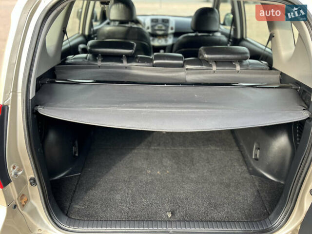 Бежевый Тойота РАВ 4, объемом двигателя 2 л и пробегом 160 тыс. км за 7950 $, фото 52 на Automoto.ua