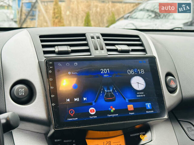 Бежевий Тойота РАВ 4, об'ємом двигуна 2 л та пробігом 157 тис. км за 13400 $, фото 29 на Automoto.ua