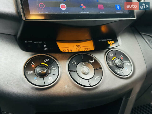 Бежевий Тойота РАВ 4, об'ємом двигуна 2 л та пробігом 157 тис. км за 13400 $, фото 31 на Automoto.ua