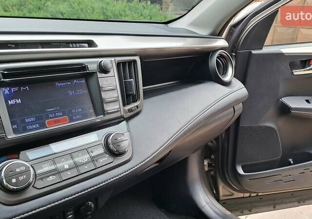 Бежевый Тойота РАВ 4, объемом двигателя 2.23 л и пробегом 130 тыс. км за 17500 $, фото 2 на Automoto.ua