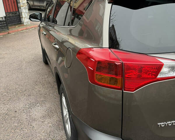 Бежевый Тойота РАВ 4, объемом двигателя 2.23 л и пробегом 114 тыс. км за 20000 $, фото 2 на Automoto.ua