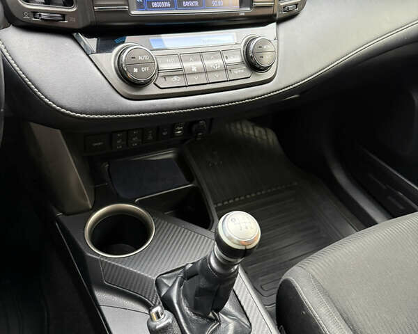 Бежевый Тойота РАВ 4, объемом двигателя 2.23 л и пробегом 114 тыс. км за 20000 $, фото 7 на Automoto.ua