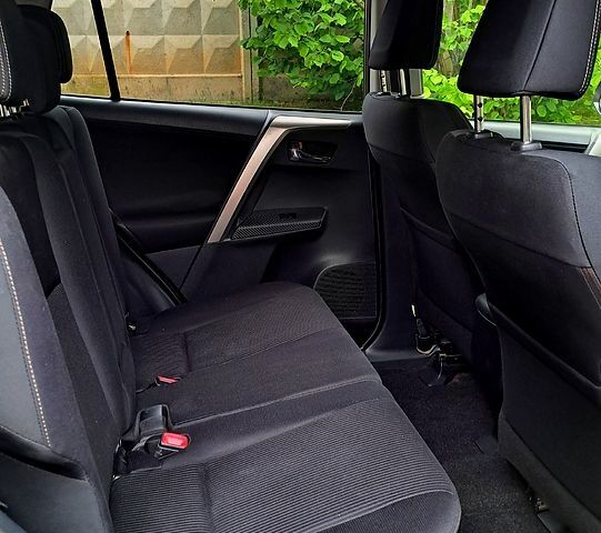 Бежевий Тойота РАВ 4, об'ємом двигуна 2.2 л та пробігом 131 тис. км за 16700 $, фото 5 на Automoto.ua