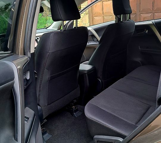 Бежевий Тойота РАВ 4, об'ємом двигуна 2.2 л та пробігом 131 тис. км за 16700 $, фото 6 на Automoto.ua