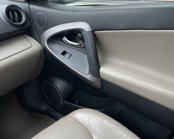 Черный Тойота РАВ 4, объемом двигателя 0 л и пробегом 238 тыс. км за 3255 $, фото 13 на Automoto.ua