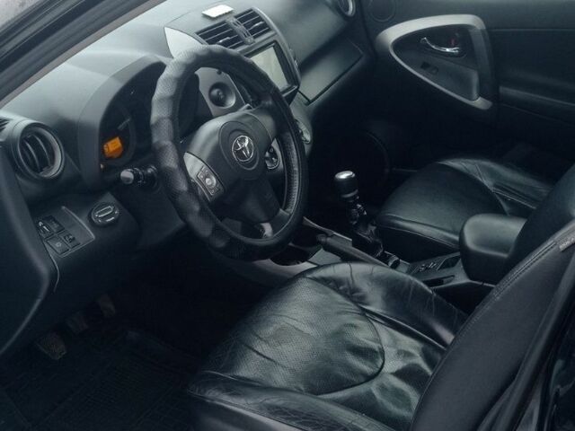 Черный Тойота РАВ 4, объемом двигателя 0 л и пробегом 251 тыс. км за 9000 $, фото 4 на Automoto.ua