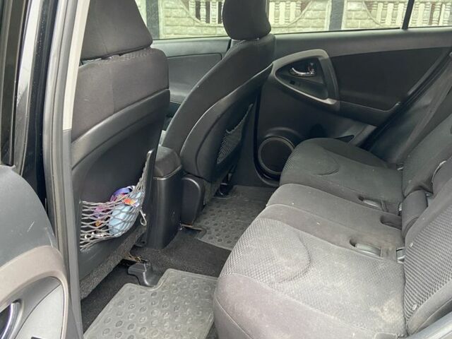 Черный Тойота РАВ 4, объемом двигателя 2 л и пробегом 218 тыс. км за 9700 $, фото 9 на Automoto.ua