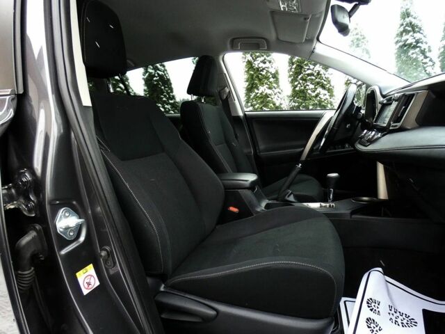 Черный Тойота РАВ 4, объемом двигателя 2 л и пробегом 190 тыс. км за 7800 $, фото 7 на Automoto.ua