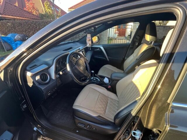 Черный Тойота РАВ 4, объемом двигателя 2.5 л и пробегом 92 тыс. км за 10200 $, фото 6 на Automoto.ua