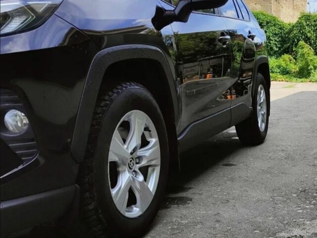 Черный Тойота РАВ 4, объемом двигателя 2 л и пробегом 17 тыс. км за 29700 $, фото 2 на Automoto.ua