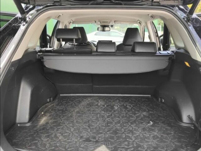 Черный Тойота РАВ 4, объемом двигателя 2 л и пробегом 17 тыс. км за 29700 $, фото 4 на Automoto.ua