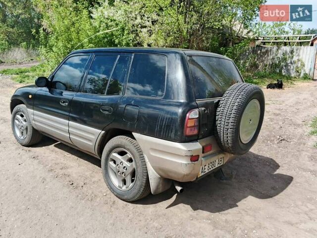 Черный Тойота РАВ 4, объемом двигателя 2 л и пробегом 437 тыс. км за 3500 $, фото 3 на Automoto.ua