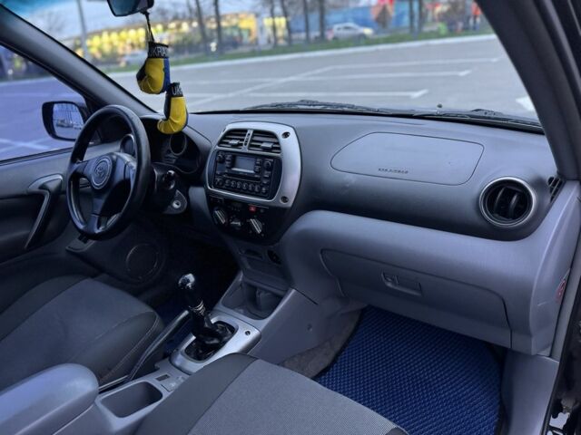 Черный Тойота РАВ 4, объемом двигателя 2 л и пробегом 205 тыс. км за 5900 $, фото 18 на Automoto.ua