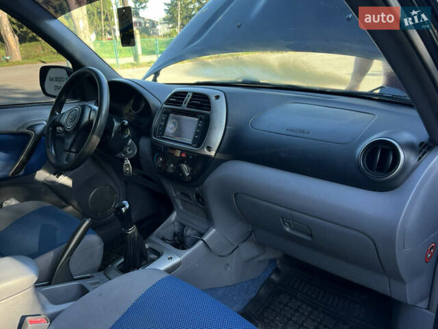 Чорний Тойота РАВ 4, об'ємом двигуна 2 л та пробігом 287 тис. км за 5900 $, фото 32 на Automoto.ua