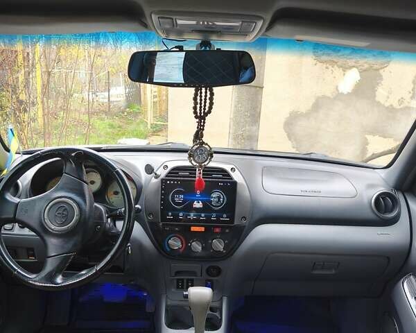 Чорний Тойота РАВ 4, об'ємом двигуна 2 л та пробігом 270 тис. км за 6500 $, фото 11 на Automoto.ua