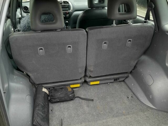 Черный Тойота РАВ 4, объемом двигателя 2 л и пробегом 240 тыс. км за 3700 $, фото 9 на Automoto.ua