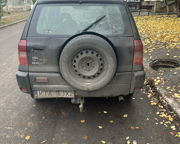 Черный Тойота РАВ 4, объемом двигателя 2 л и пробегом 395 тыс. км за 4200 $, фото 2 на Automoto.ua