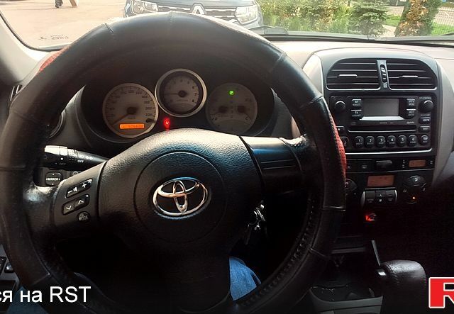 Тойота РАВ 4 2004 в Киеве на Automoto.ua Черный Тойота РАВ 4, объемом двигателя 2 л и пробегом 0 тыс. км за 5700 $, фото 5 на Automoto.ua