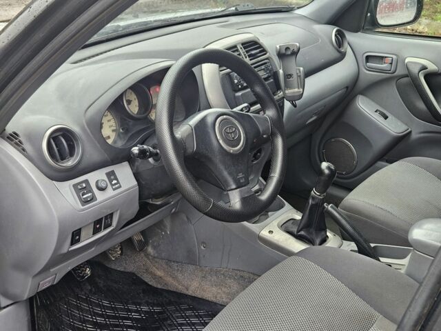 Черный Тойота РАВ 4, объемом двигателя 0 л и пробегом 275 тыс. км за 4000 $, фото 9 на Automoto.ua