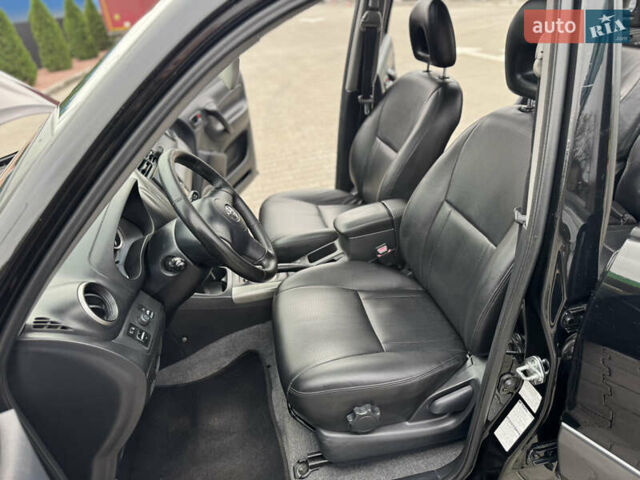 Черный Тойота РАВ 4, объемом двигателя 2 л и пробегом 230 тыс. км за 7850 $, фото 28 на Automoto.ua