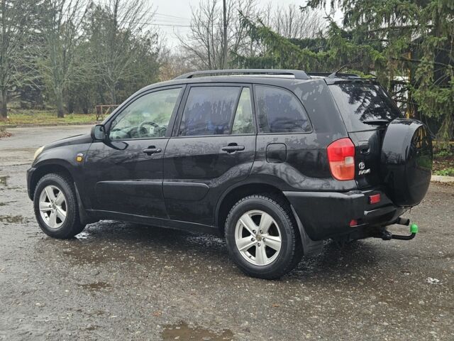 Черный Тойота РАВ 4, объемом двигателя 0 л и пробегом 275 тыс. км за 4000 $, фото 2 на Automoto.ua